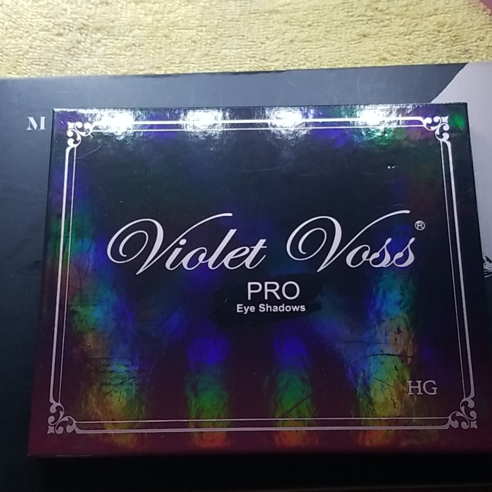 Violet Voss Holy Grail Eyeshadow palette